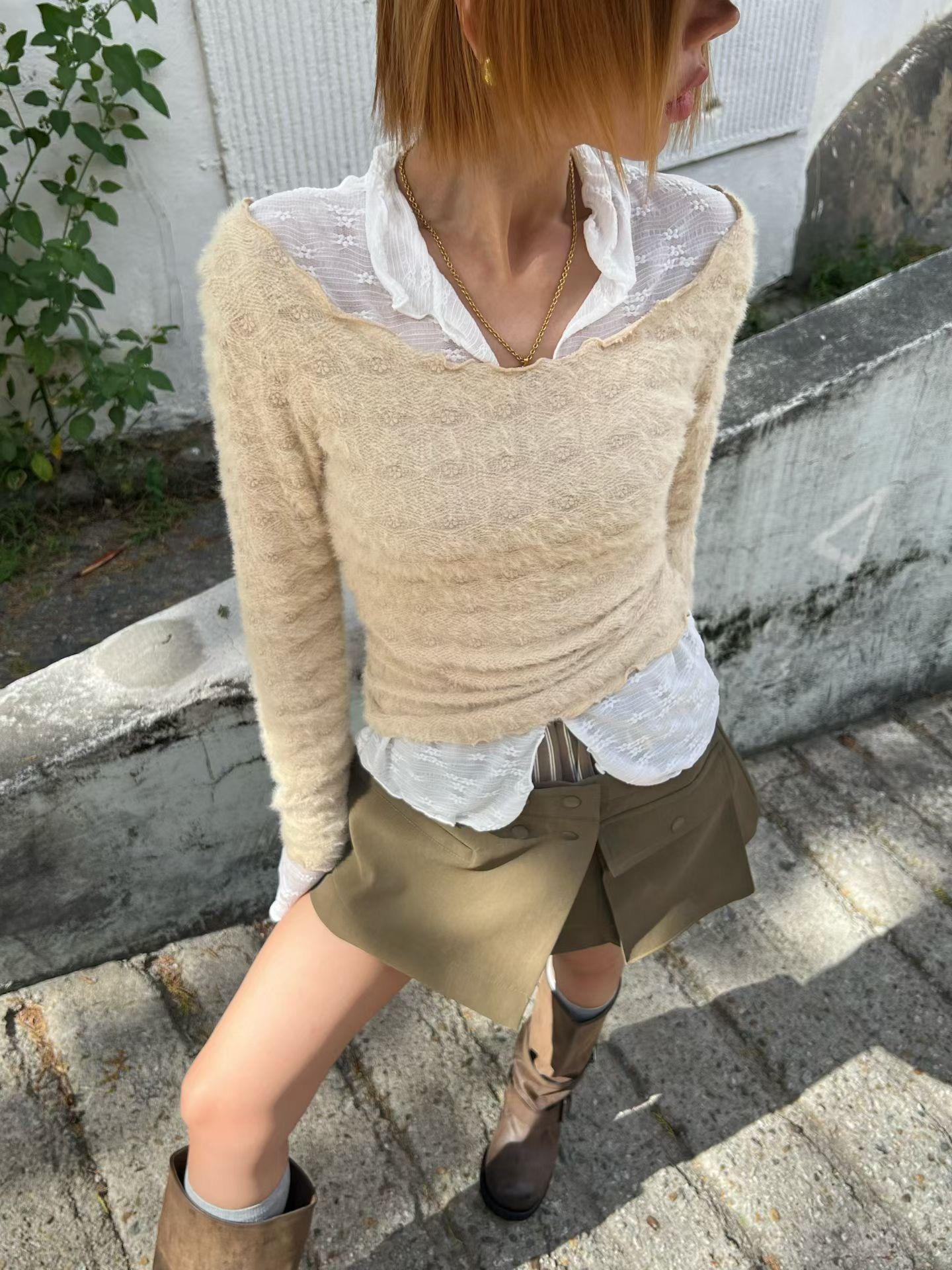 蕾絲馬海毛寬領上衣